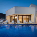 Villa Luxury Dolac Near Split, Airport, Complete Privacy, Infinity Heated Pool