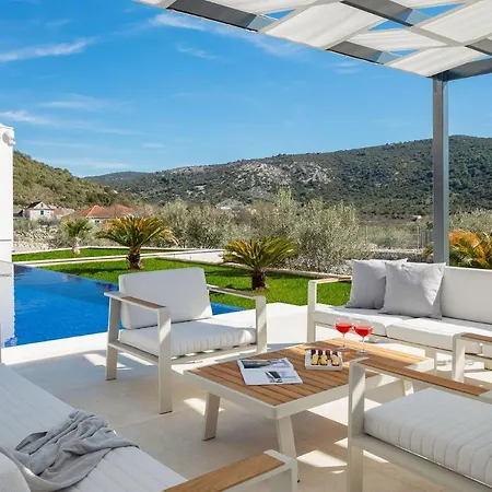 Villa Luxury Dolac: Private Oasis With Heated Infinity Pool *