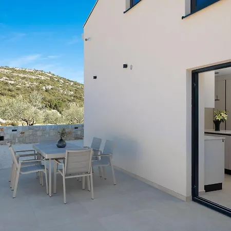 Luxury Dolac: Private Oasis With Heated Infinity Pool Marina